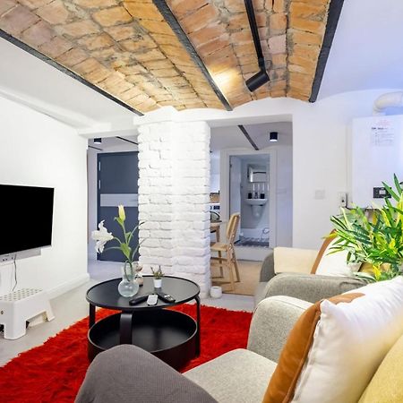 Vibrant Flat 5 Minutes Walk To Istiklal In Beyoglu Apartment Истанбул Екстериор снимка