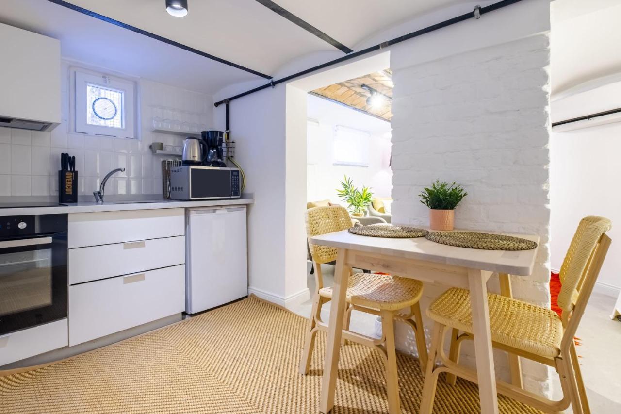 Vibrant Flat 5 Minutes Walk To Istiklal In Beyoglu Apartment Истанбул Екстериор снимка