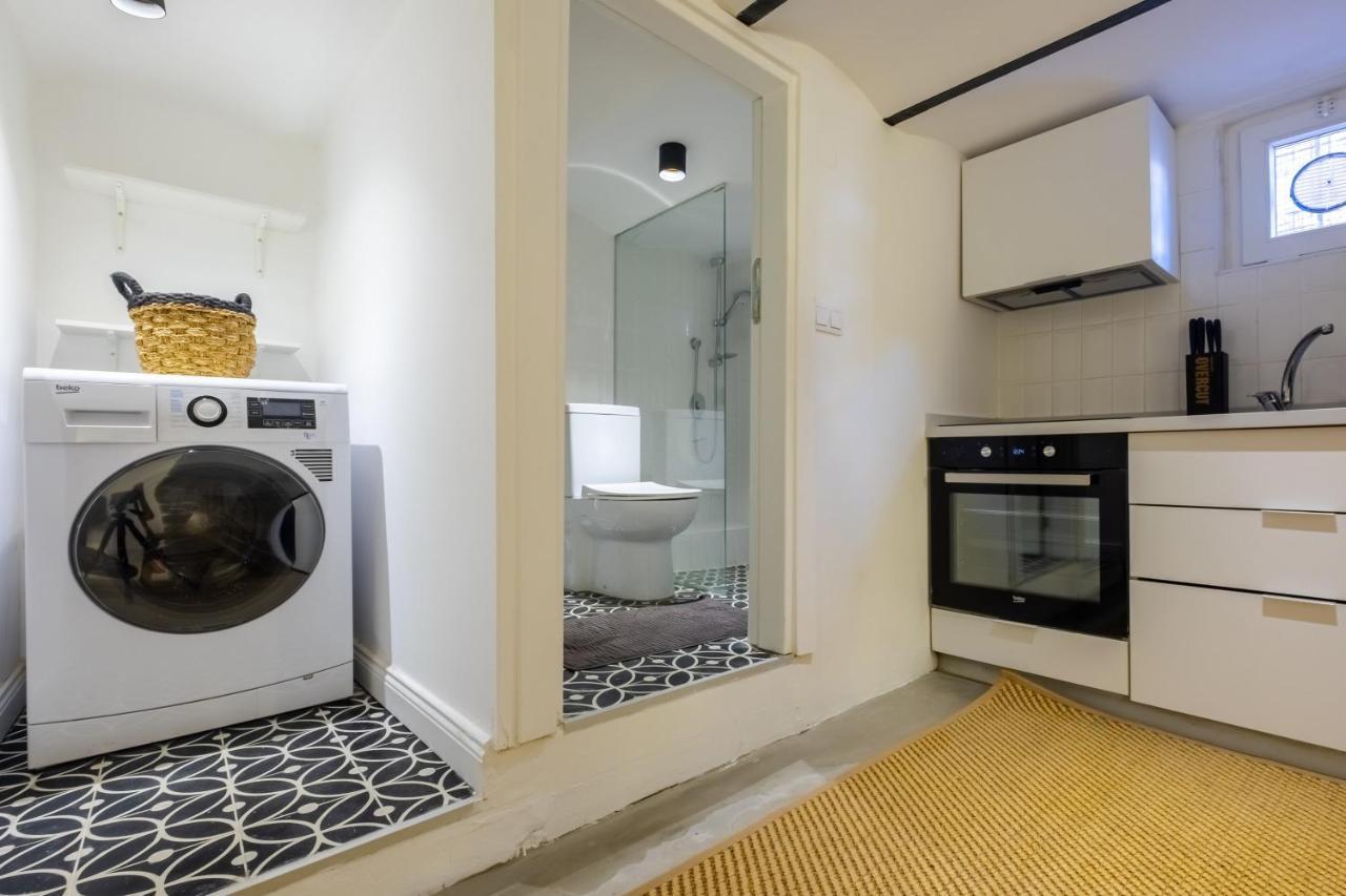 Vibrant Flat 5 Minutes Walk To Istiklal In Beyoglu Apartment Истанбул Екстериор снимка