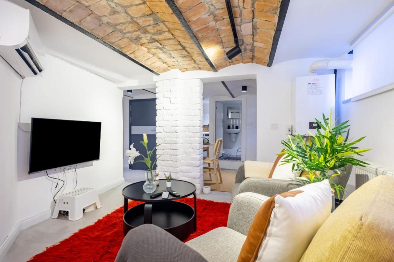 Vibrant Flat 5 Minutes Walk To Istiklal In Beyoglu Apartment Истанбул Екстериор снимка